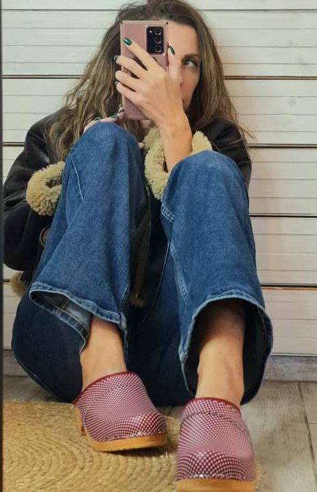 קבקבי עץ אדום נקדות