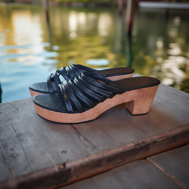 אתנה שחור פסים 4