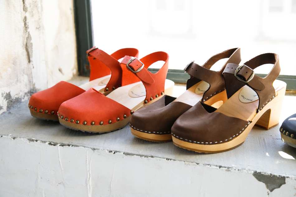 בובה חום אדום