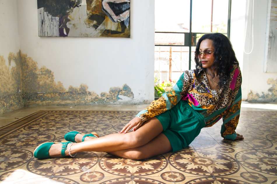 כפכפי עץ רונה בובה ירוק