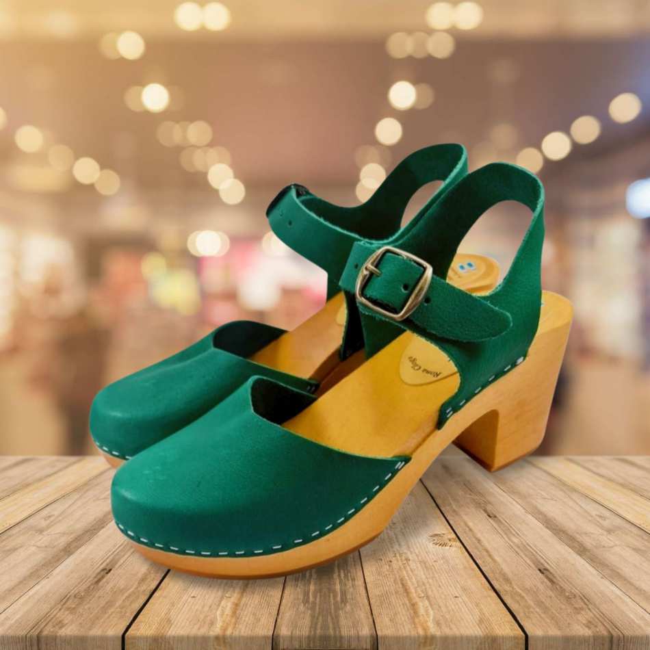 קבקבי עת בובה ירוק