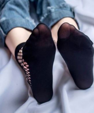 גרבי רשת שחורים