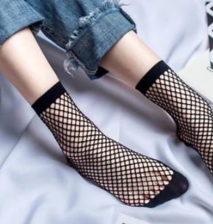 גרבי רשת שחורים