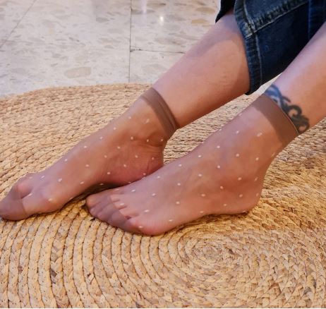 גרבים חומים נקודות קטנטנות.JPG 2