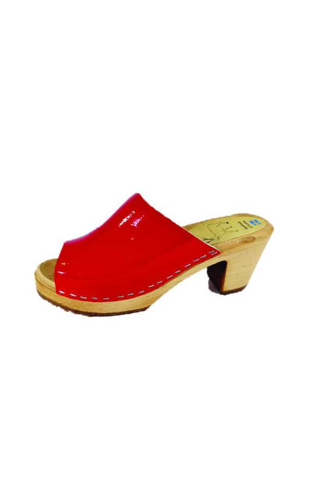 כפכפים אדומים פתוחים