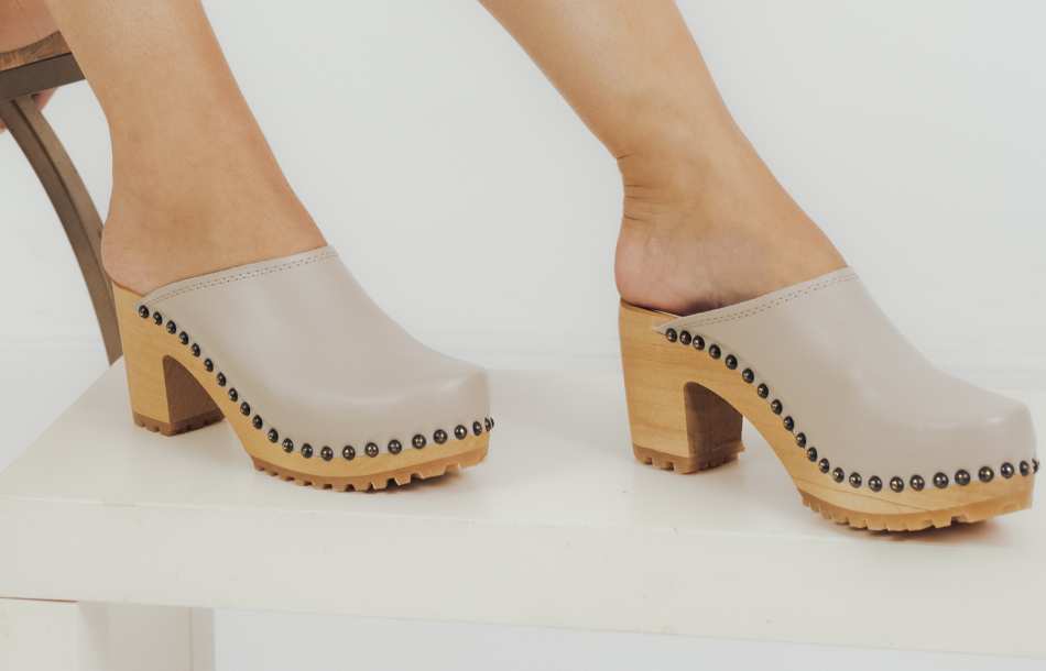 כפכפי עץ רונה מילנה בז