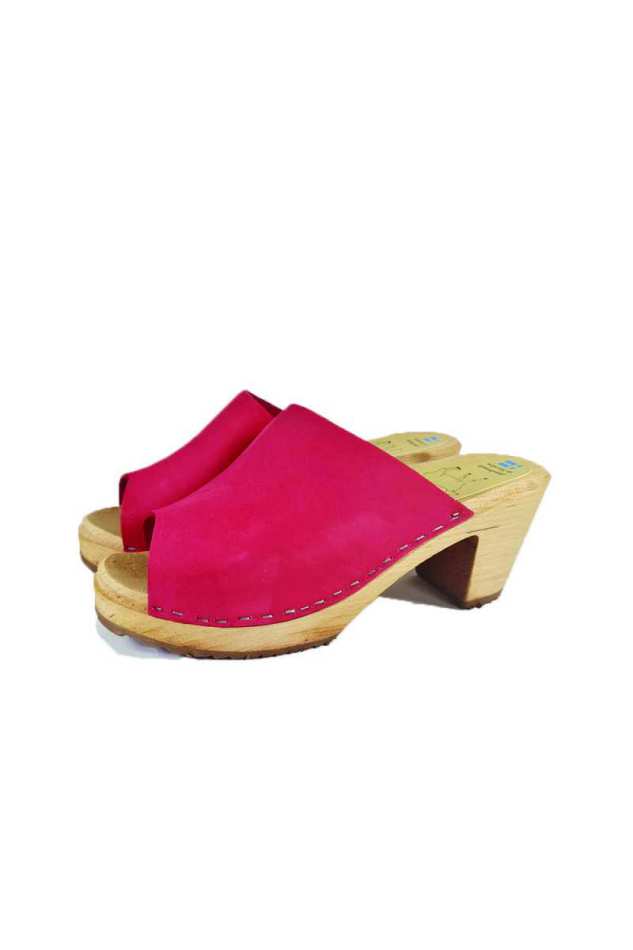 כפכפי עץ אדומים