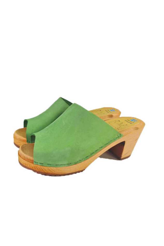 כפכפי עץ ירוקים