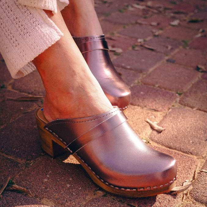 כפכפי עץ פלטינה