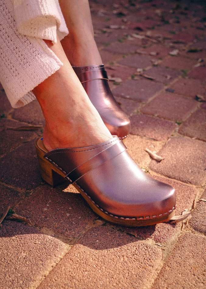 כפכפי נעץ פלטינה