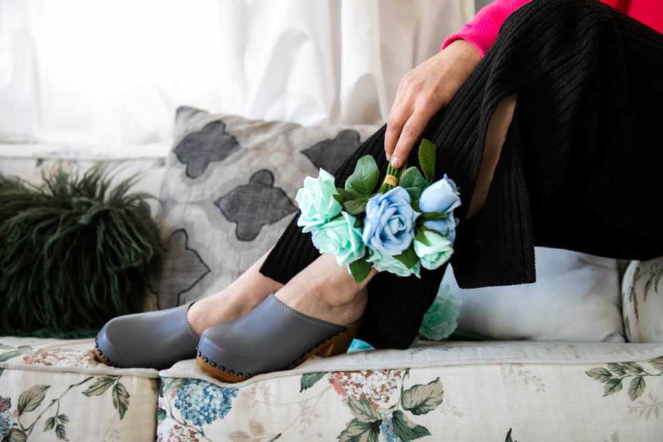 כפכפי עץ רונה דגם מילנה אפור