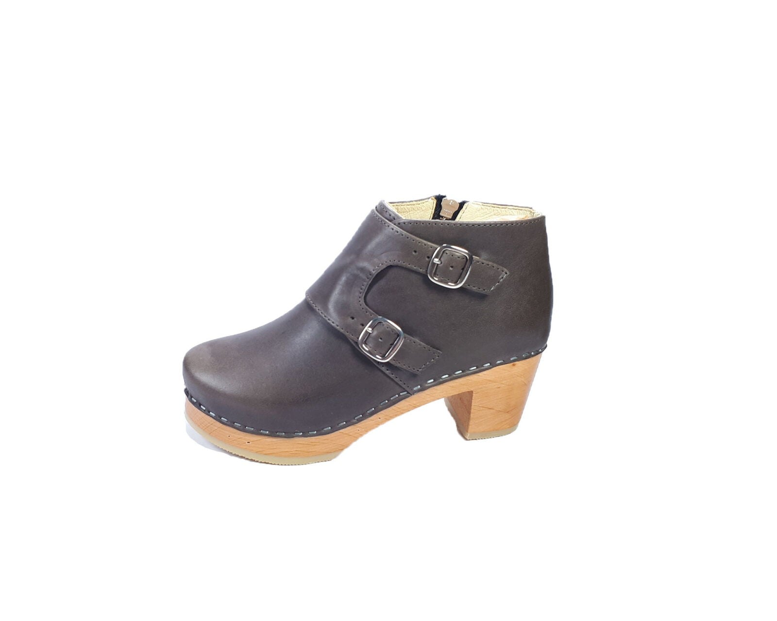 מגפונים אפורים אינגריד