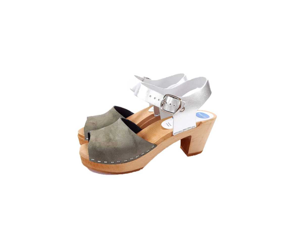 סנדלים ירוק זית וכסף