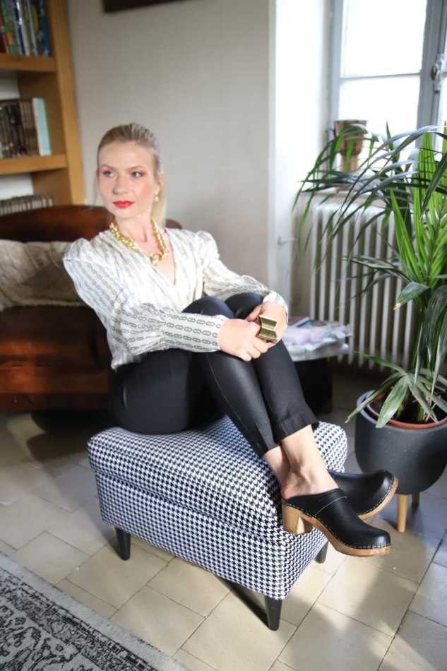 קבקבי עץ שחורים עקב גבוה