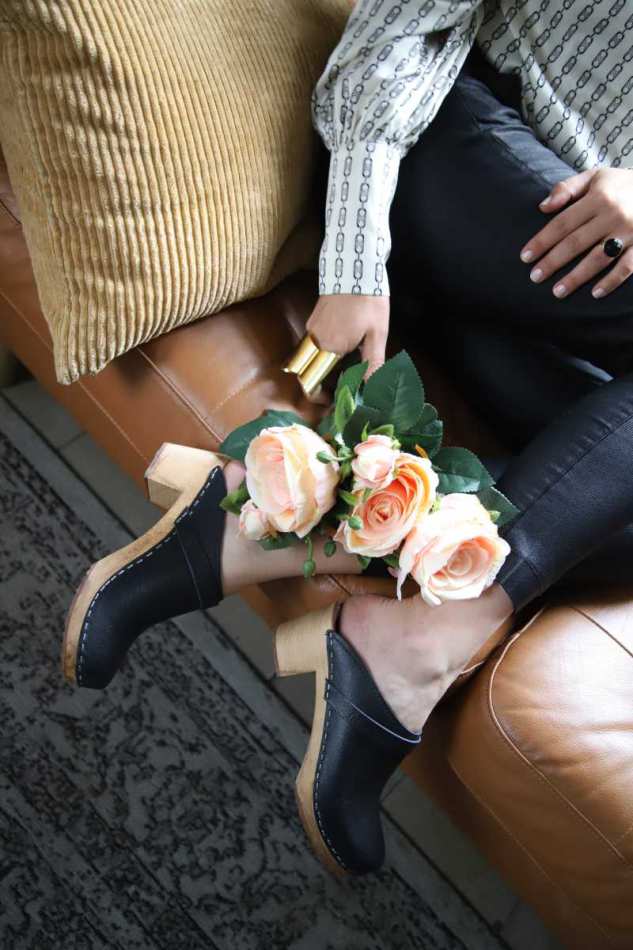 ככפי עץ שחורים רונה קלוגס