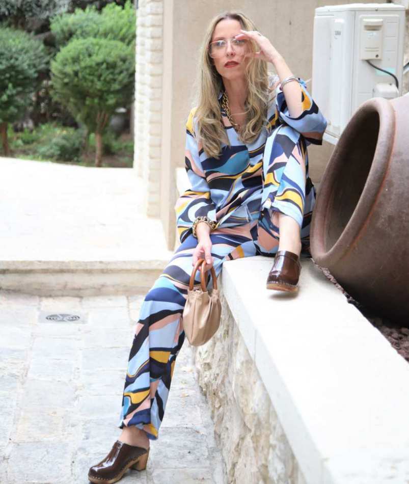 כפכפי עץ חום לק