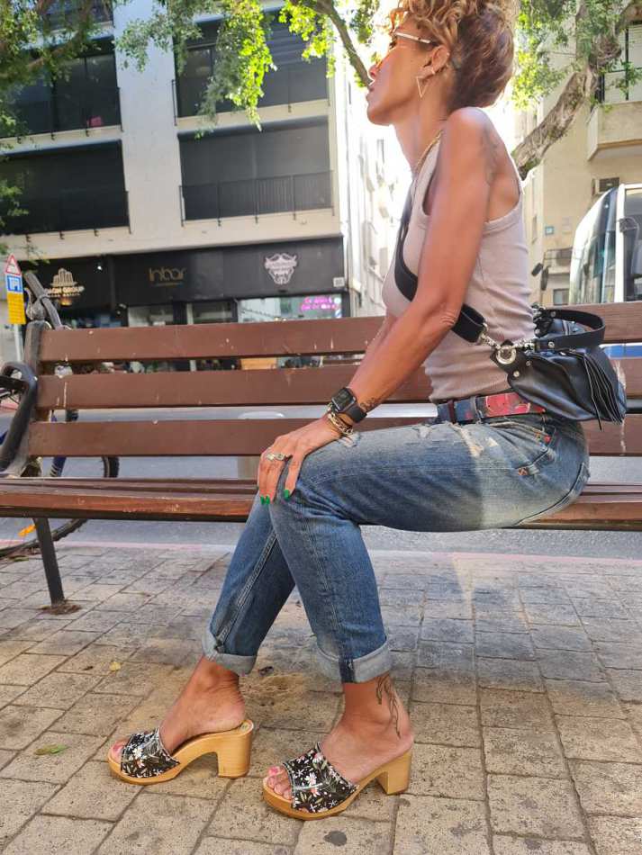 כפכפי קייט פרחוניים