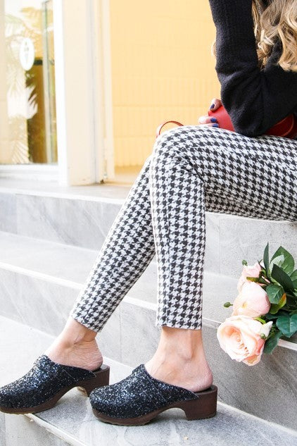 קבקבים שחורים נוצצים