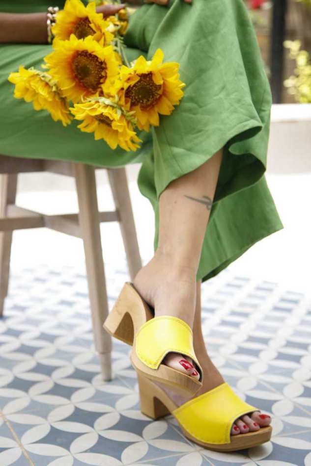 קייט צהוב – RONA CLOGS