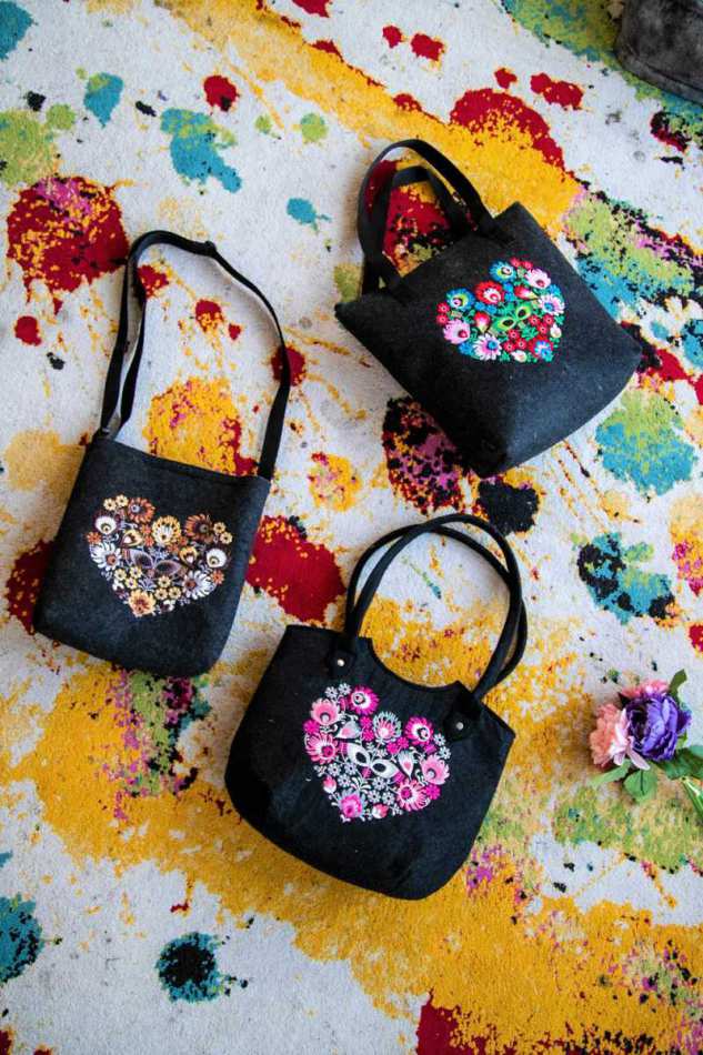 שלושה תיקים