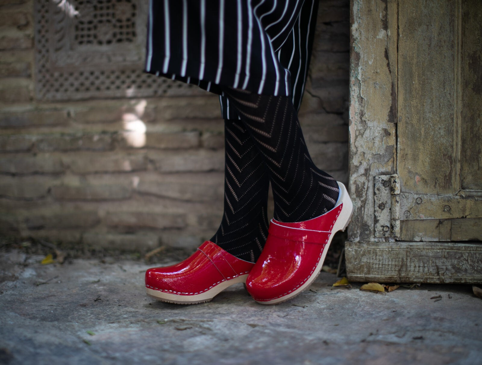 קבקבי עץ אדום לק