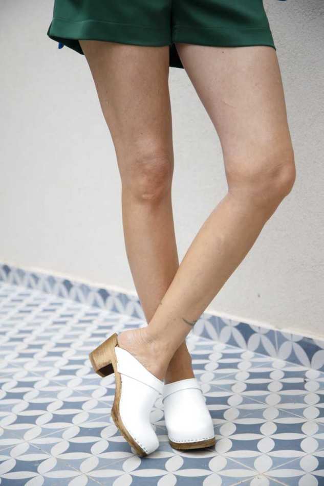 כפכפי עץ לבן עקב גבוה RONA CLOGS