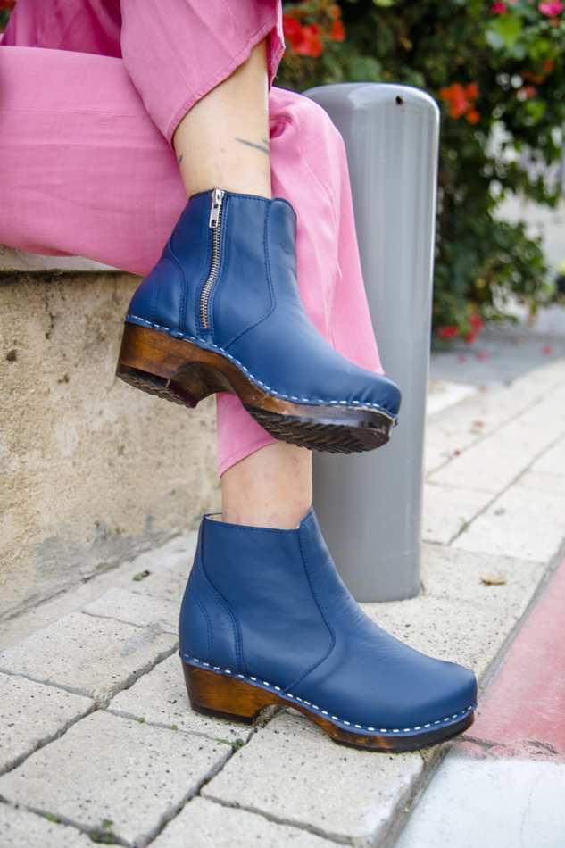 מגפונים כחולים רונה קלוגס