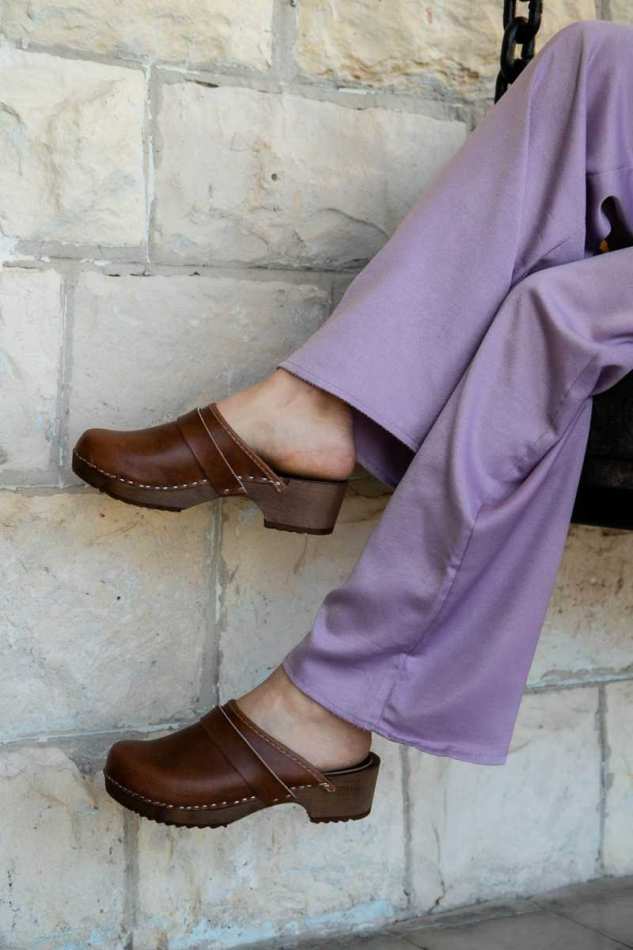 קבקבי עץ חומים רונה קלוגס