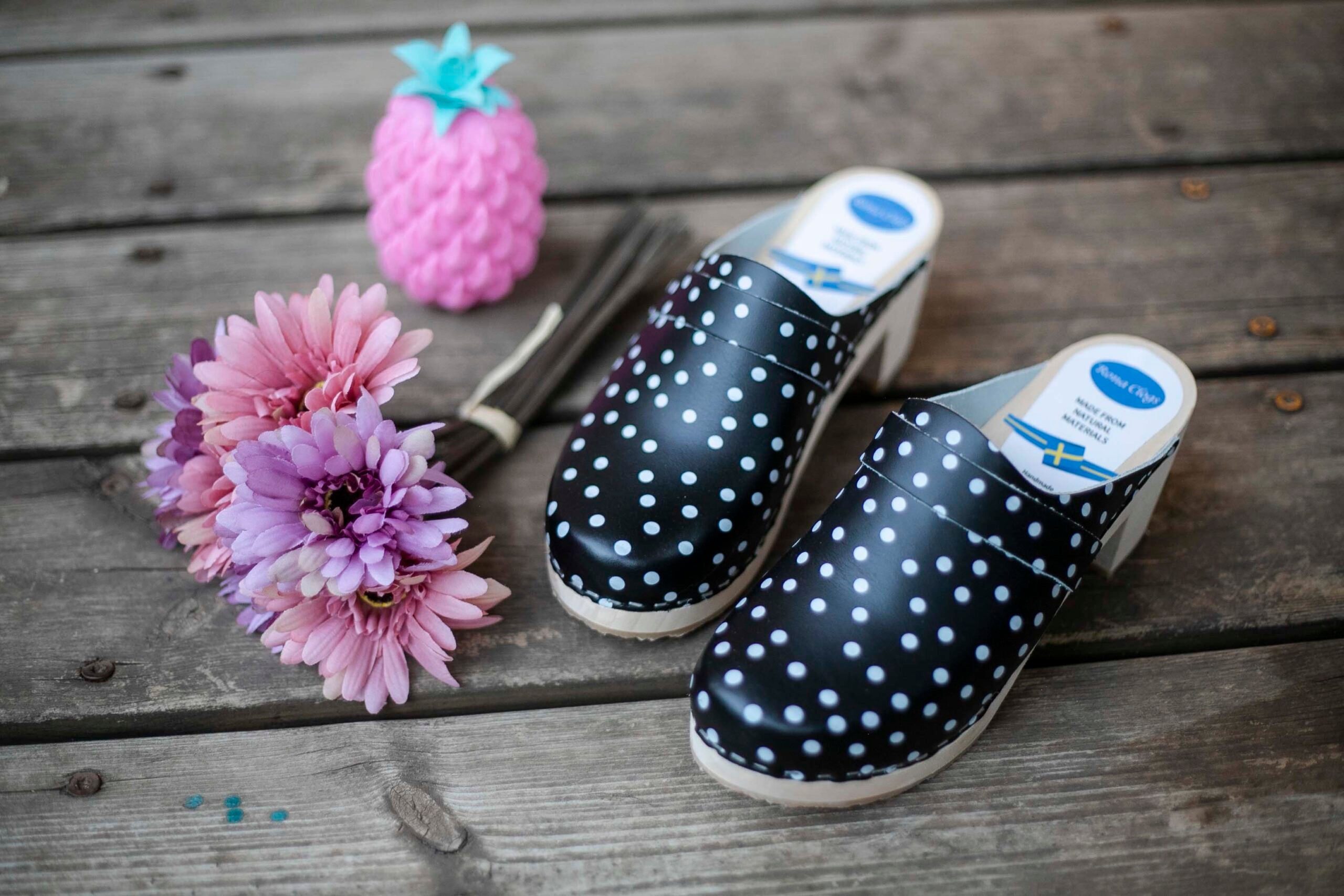 קבקבי עץ שחור נקודות