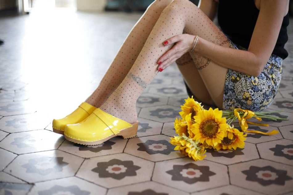 קבקבי עץ צהוב לק RONA CLOGS