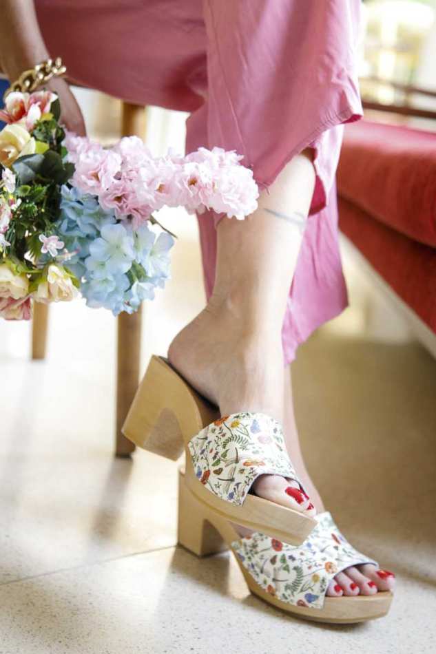 קבקבי העץ של רונה RONA CLOGS