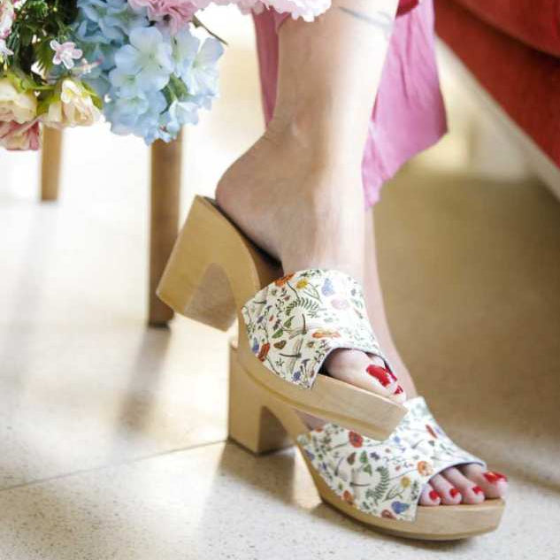 קבקבי העץ של רונה RONA CLOGS