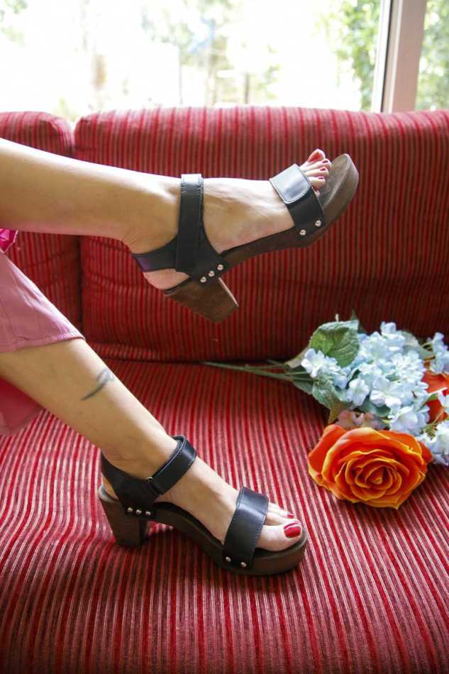 סנדלים שחורים דגם אנה