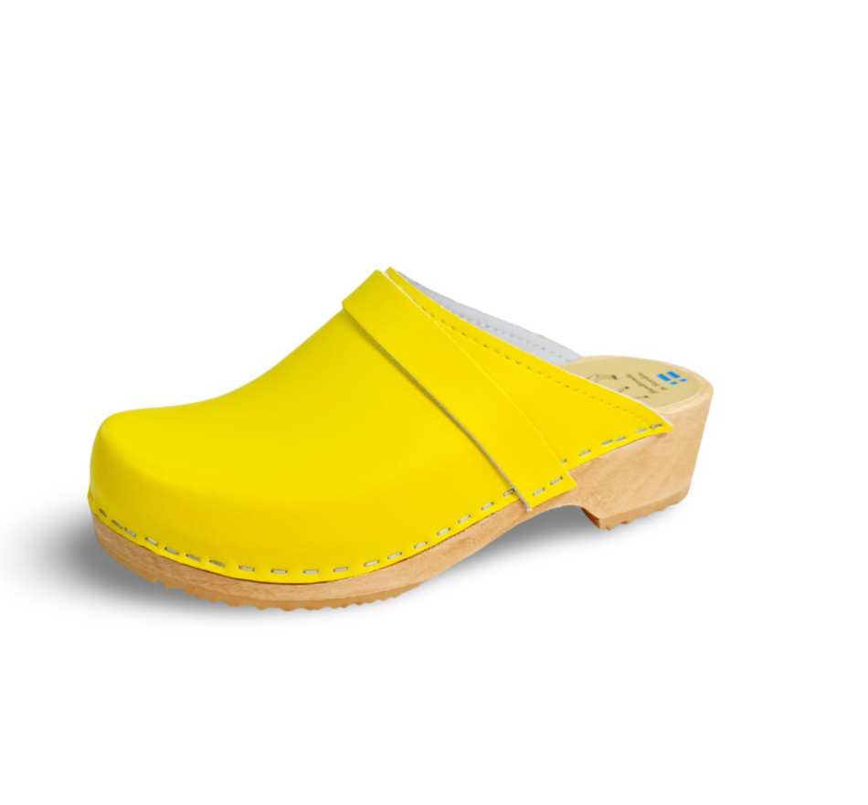 קבקבי עץ צהובים