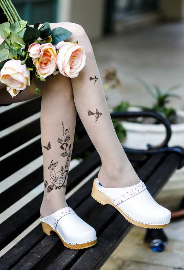 קבקב לבן עם פרחים