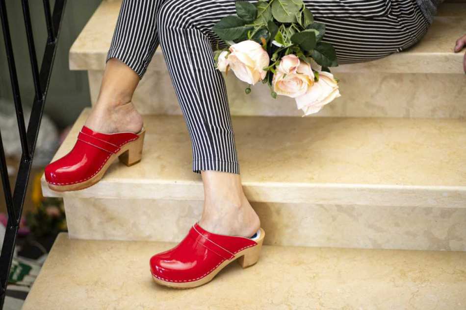 כפכפים אדום לק גבוה RONA CLOGS