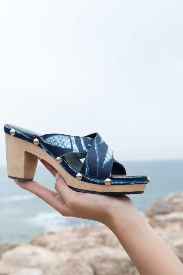 כפכפי עץ רונה איקס כחול