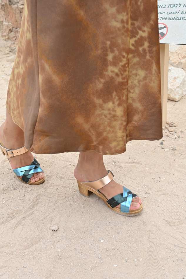 קבקבי עץ רונה סנדל מטאלי