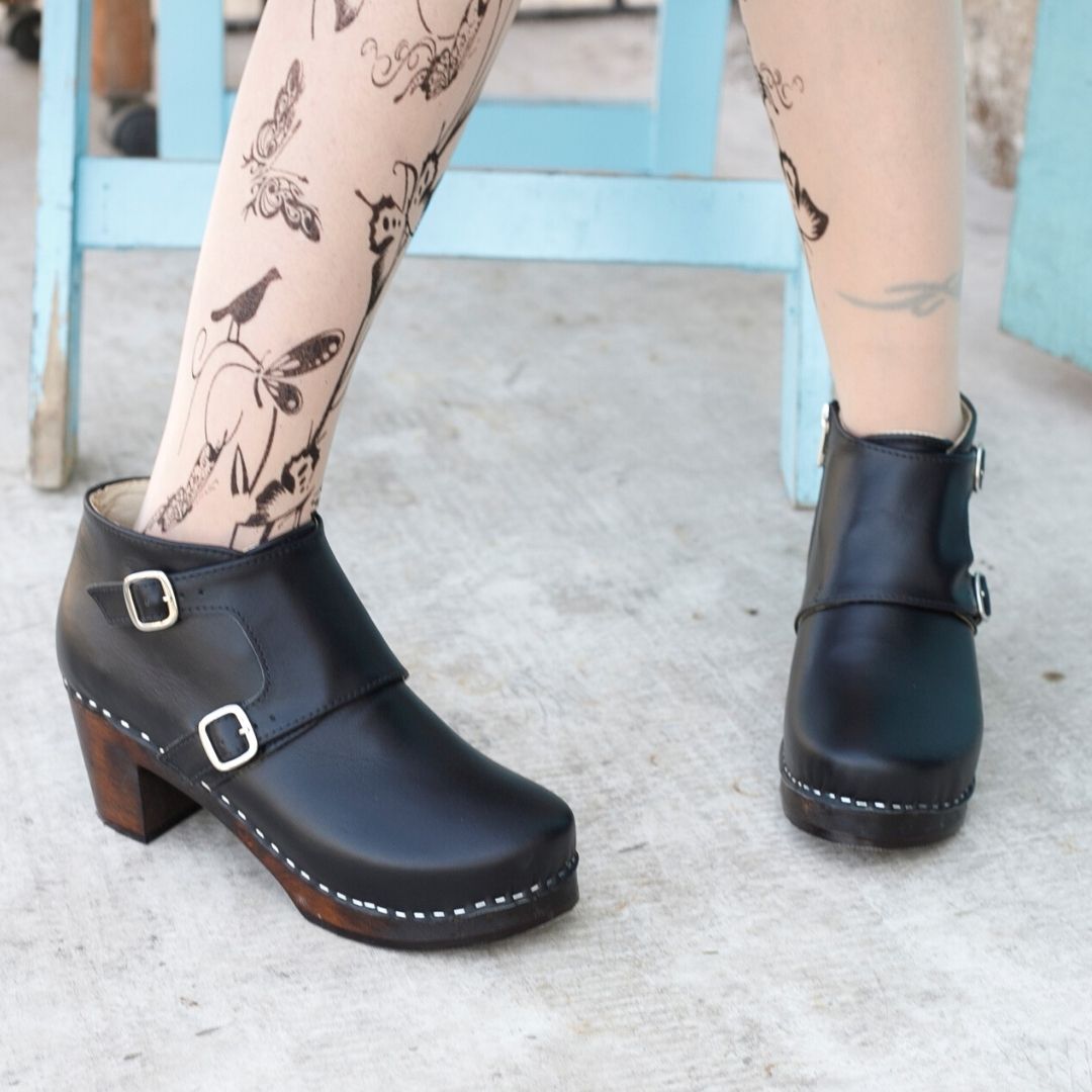 מגפונים שחורים דגם אינגריד