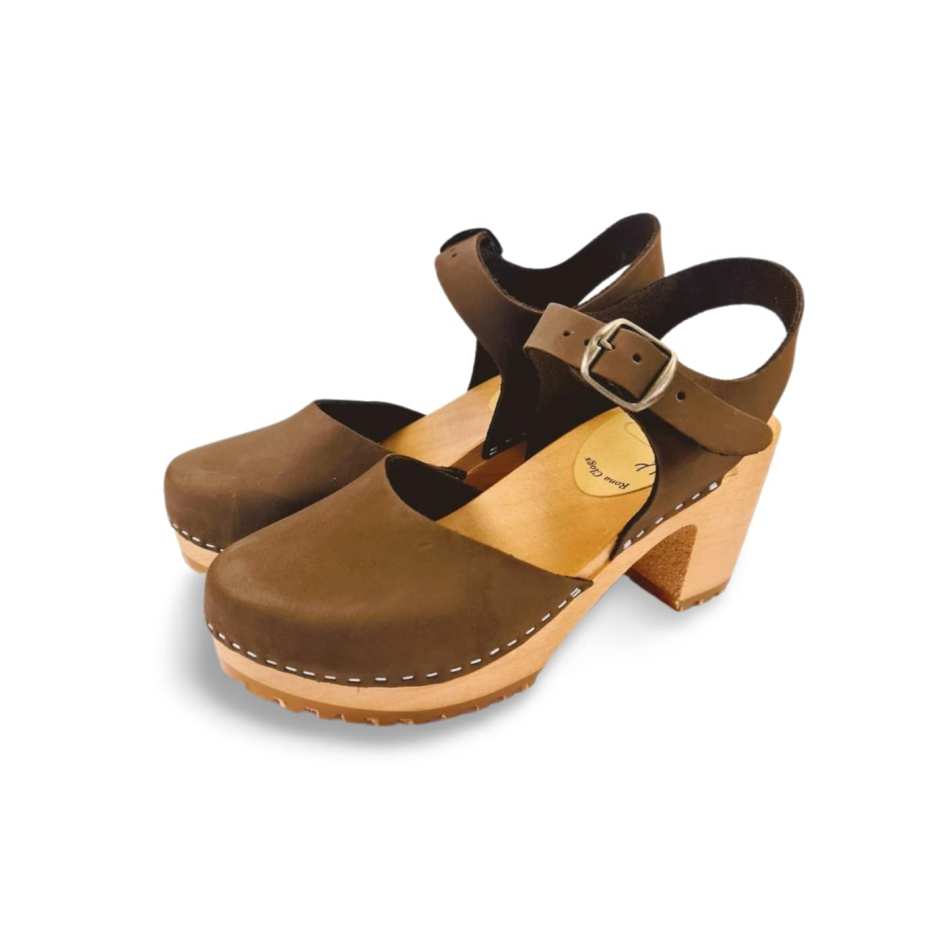 כפכפי עץ בובה חום גבוה