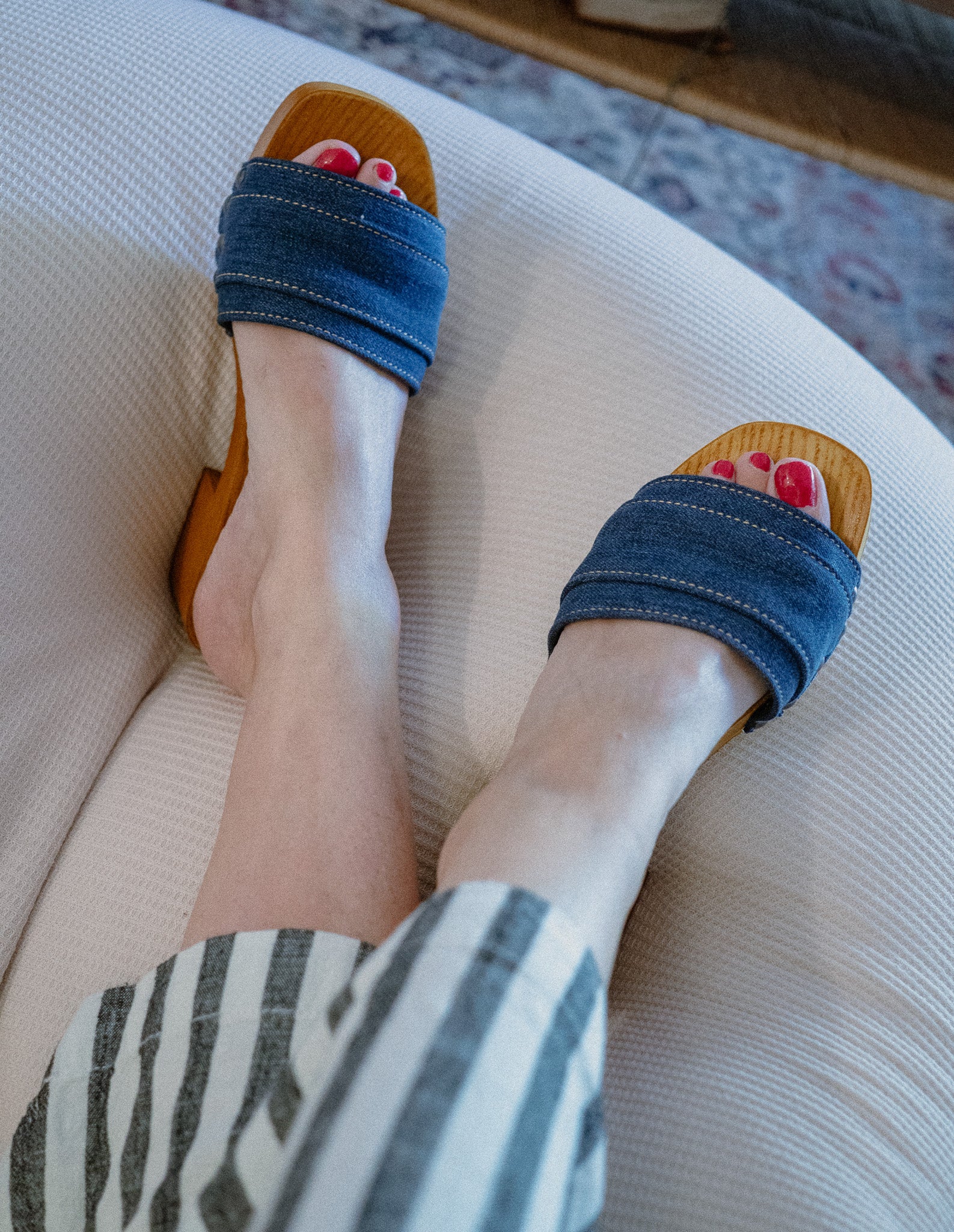 ביאנקה גינס כפכפי עץ