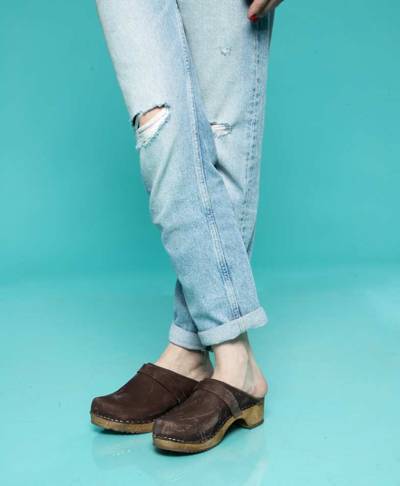 כפכפי עץ רונה חום משופשף