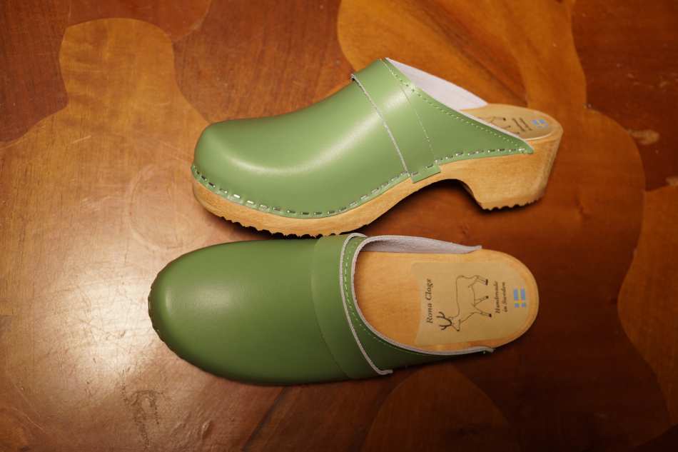 קבקבי עץ ירוק פיסטוק