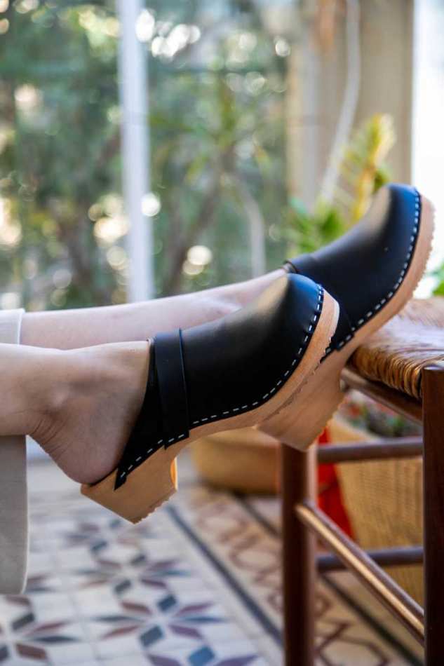 כפכף טבעוני שחור VEGAN CLOGS