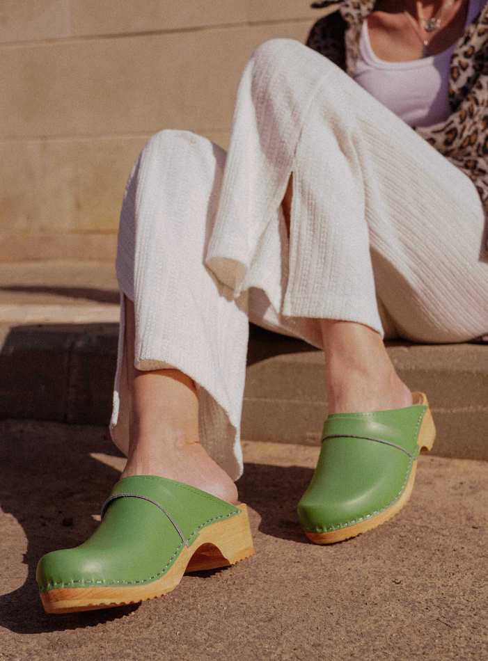 כפכפי עץ פיסטוק ירוק