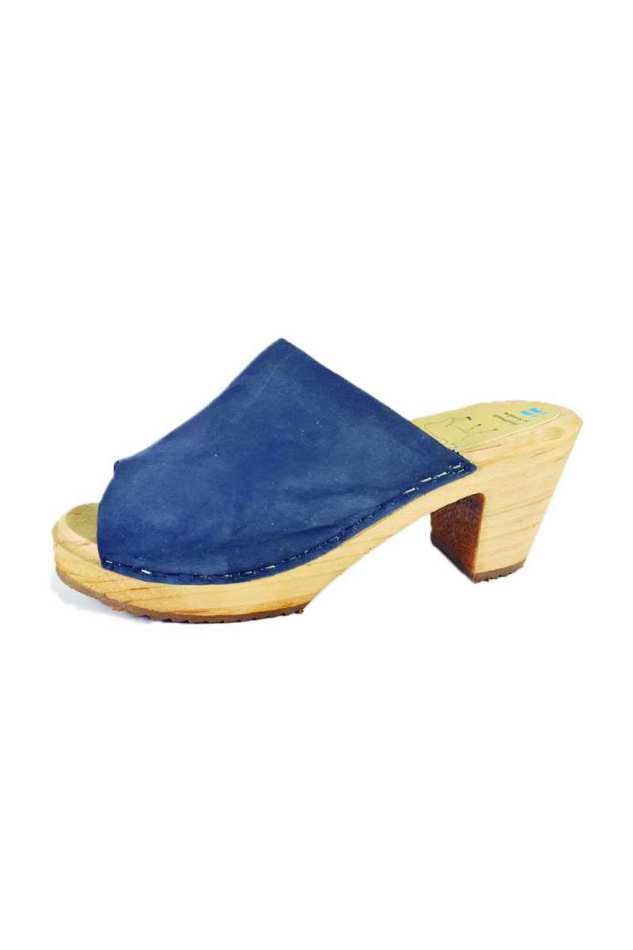 כפכפי עץ כחולים