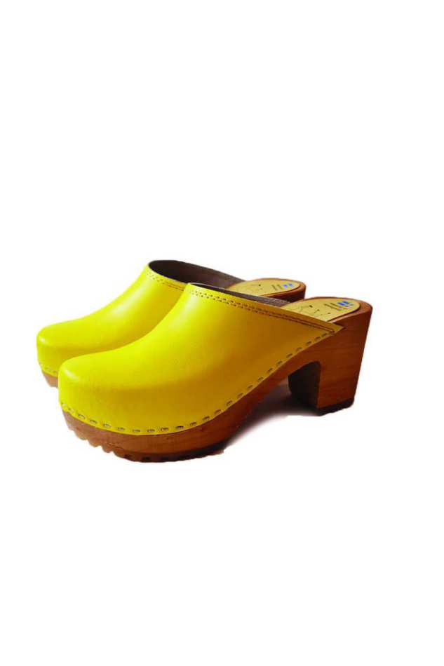 כפכפי עץ דגם מילנה צהוב