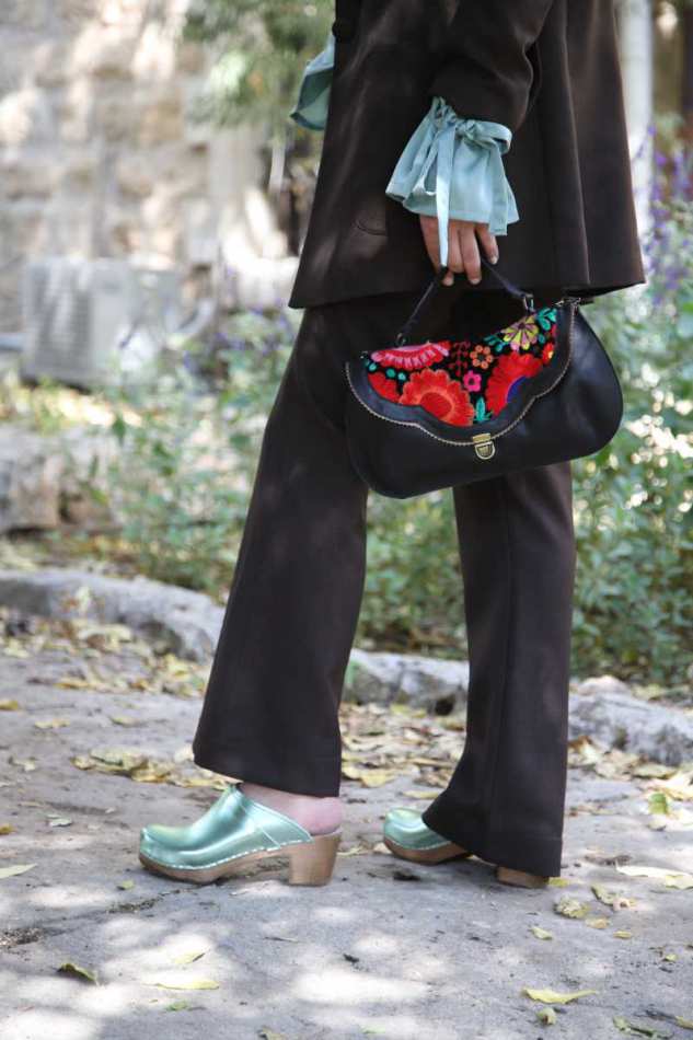 כפכפי עץ מנטה מטאלי