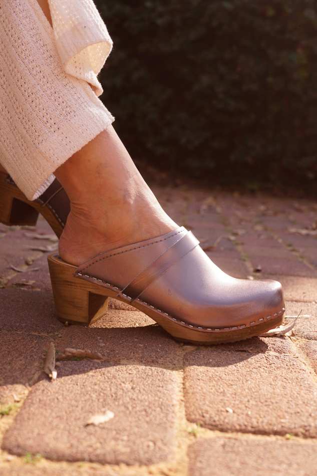 כפכפי עץ פלטינה