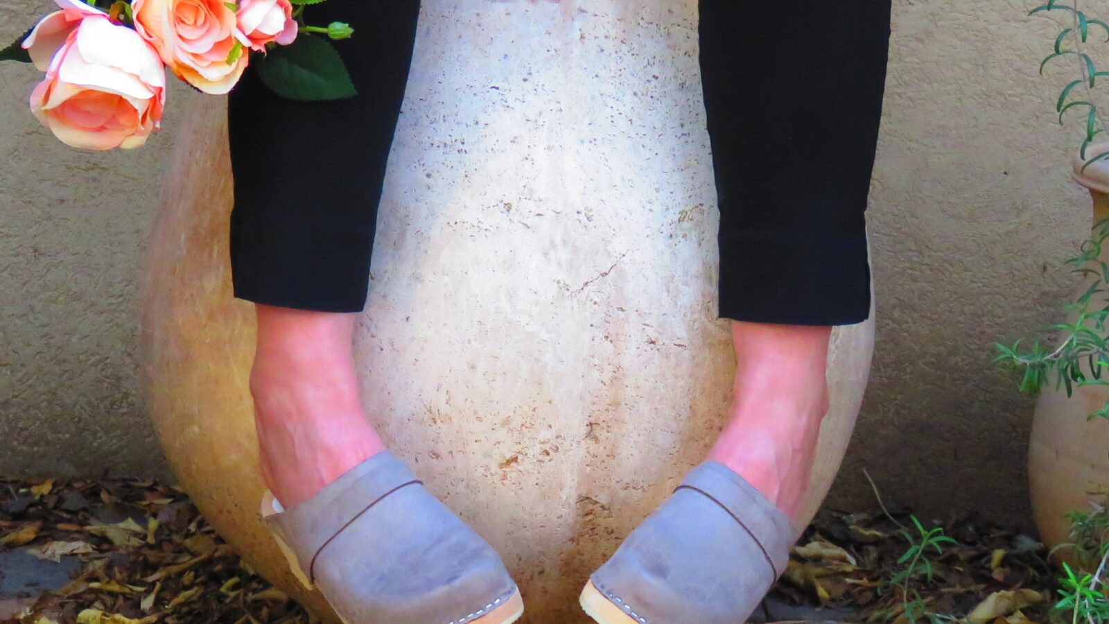 קאבר פייסבוק אפור